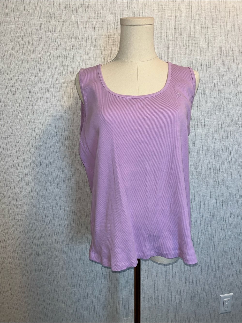 Women's Lavender Scoop Neck Tank Top